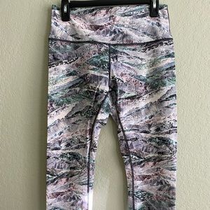 Lululemon wonder under capri leggings 23” size 10